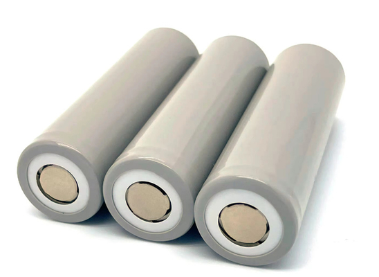 Nhiệt độ thấp 3.7v Inr21700 4000mah Tốc độ xả cao 40a Thời gian chu kỳ dài 1000 chu kỳ Li-ion 21700 pin